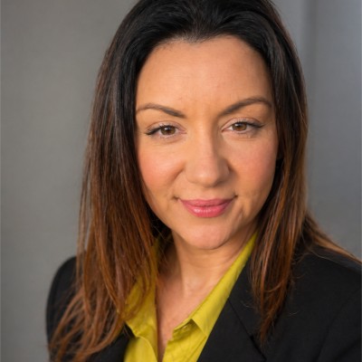 Kelly headshot.jpg
